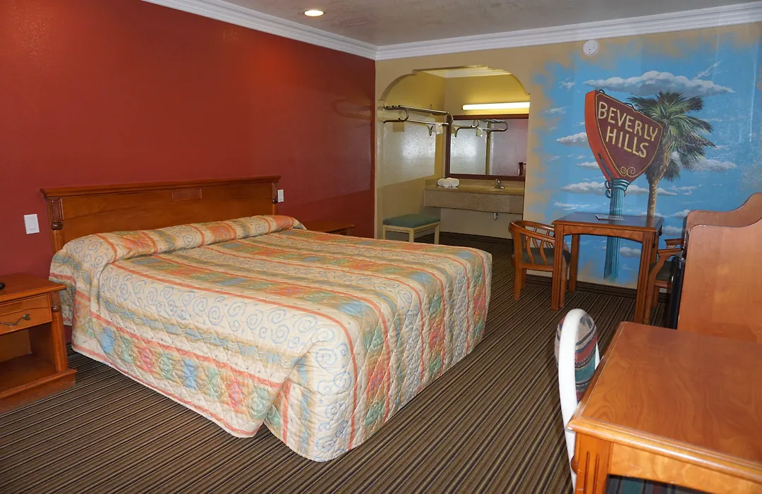 Hollywood Inn Express North-1