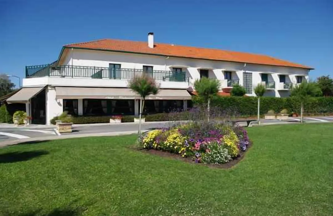 Hotel des Pins-1
