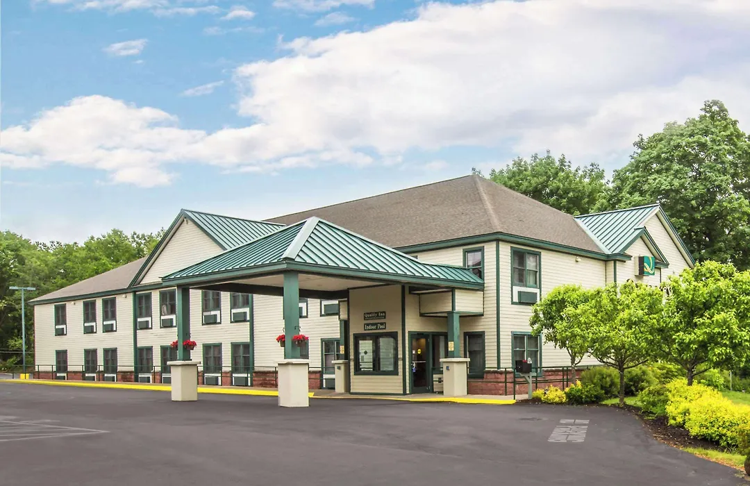 Econo Lodge Glens Falls - Lake George-1