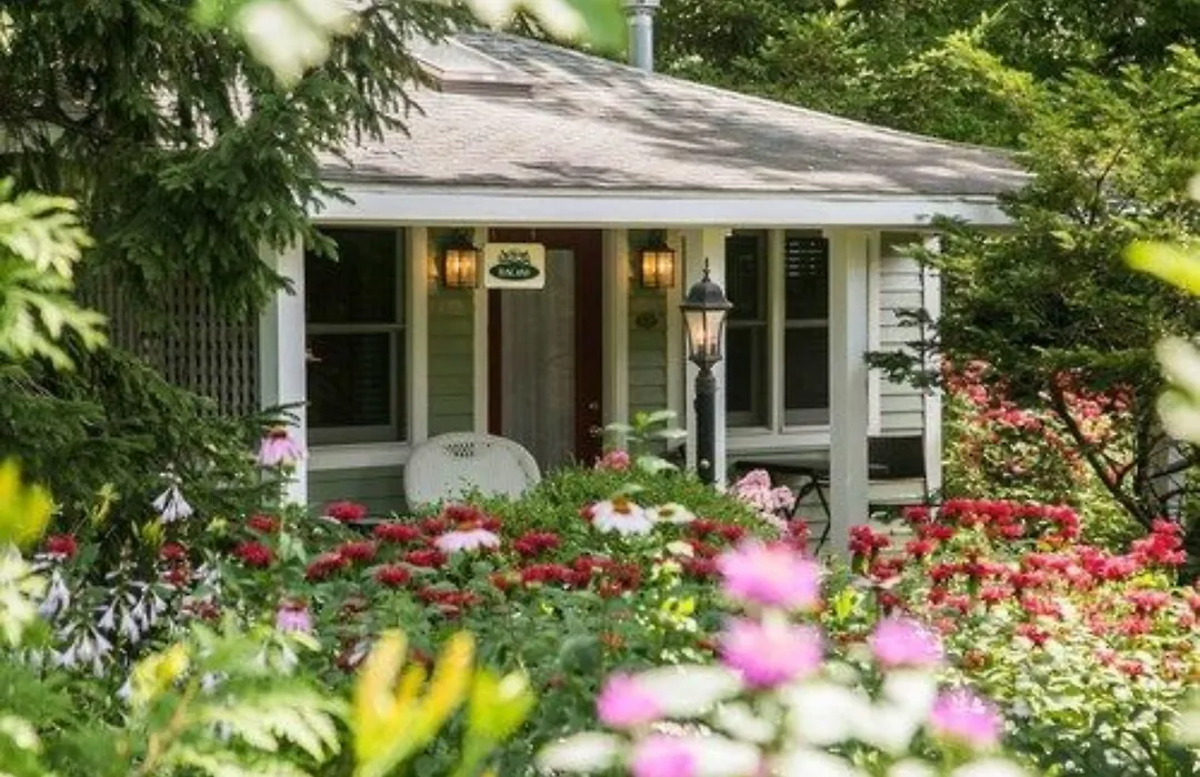 Hidden Garden Cottages & Suites-1