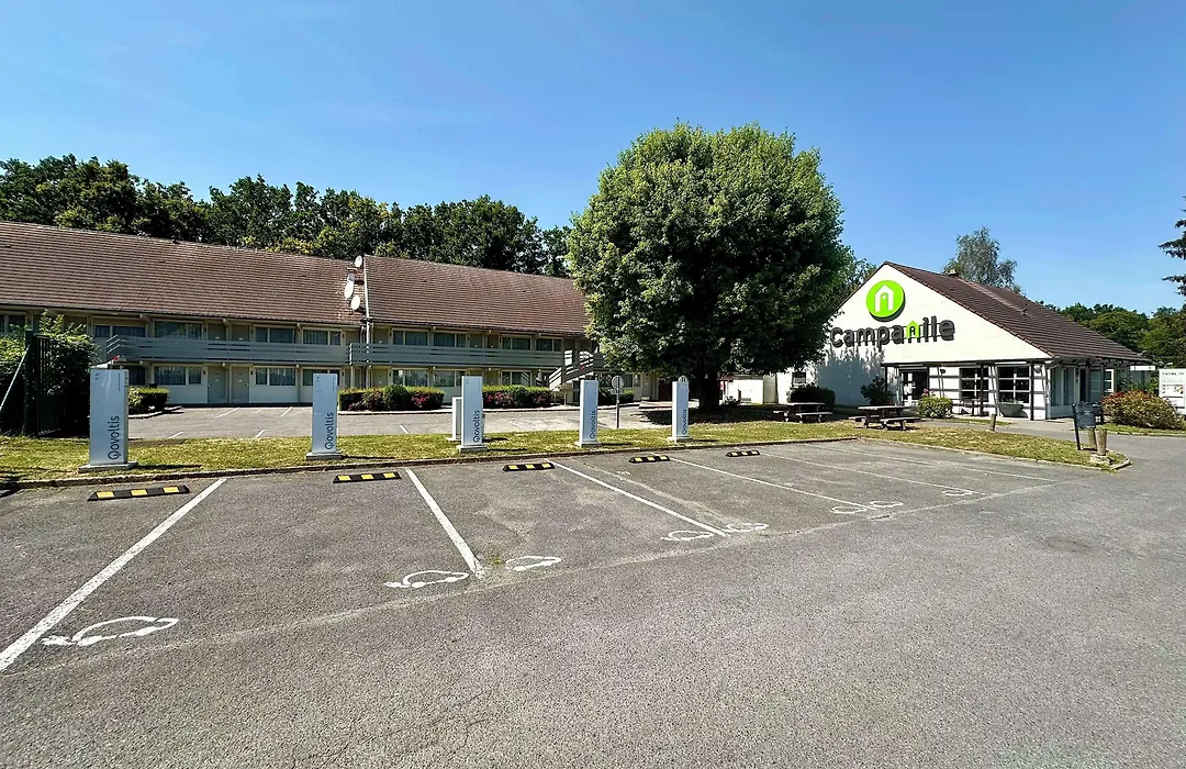 Campanile Hotel Chantilly-1