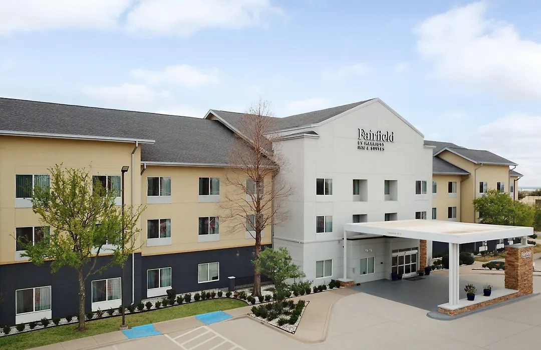 Fairfield Inn & Suites Denton-1