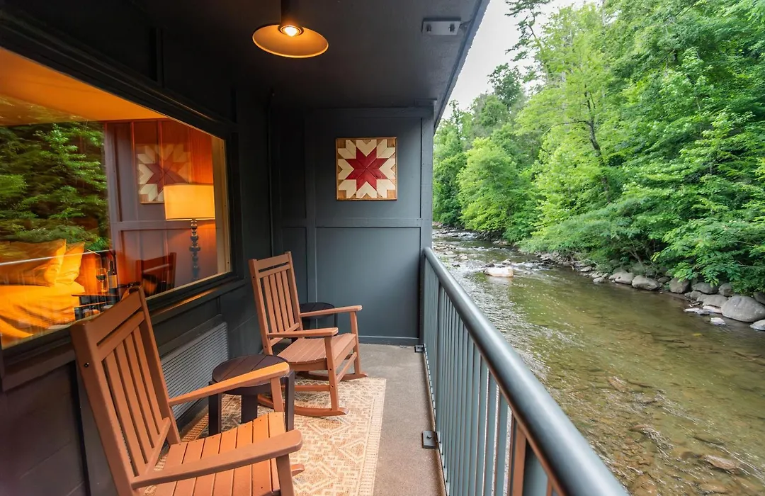 Historic Rocky Waters Inn, A Small Luxury Hotel-1