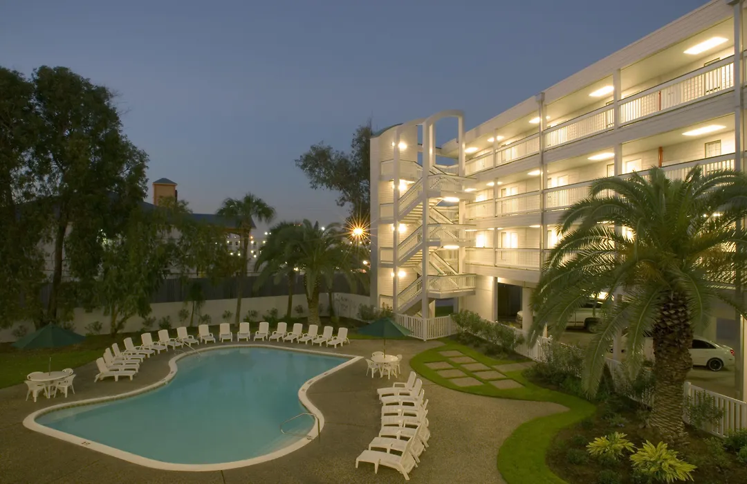 Casa Del Mar Beachfront Suites-1