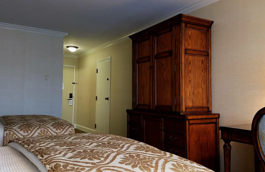 Chelsea Inn-1