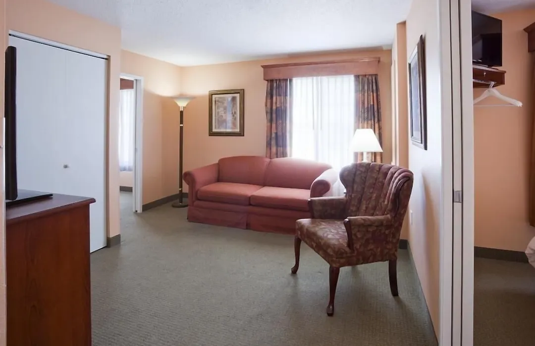 Grandstay Hotel & Suites Ames-1