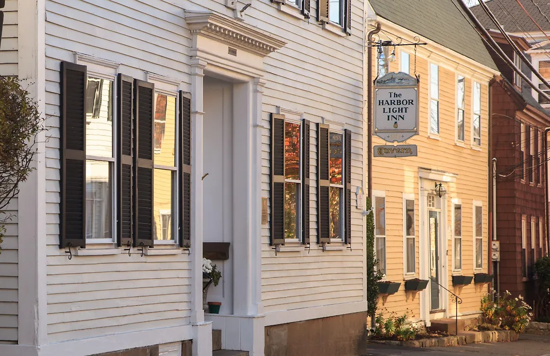 Harbor Light Inn-1