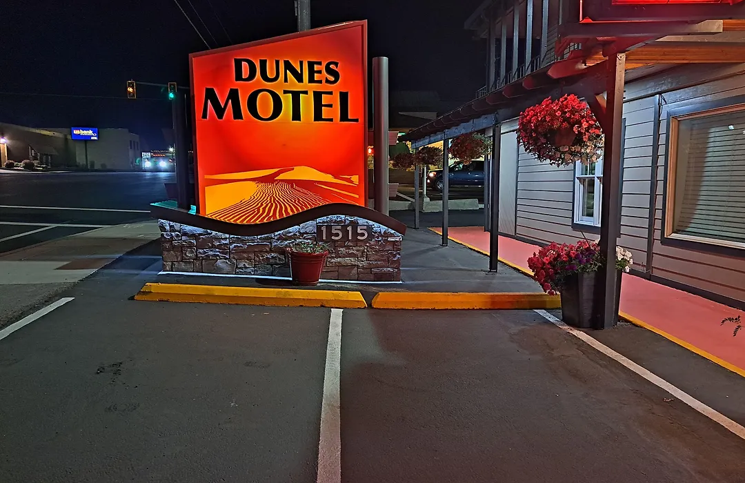 Dunes Motel - Bend-1