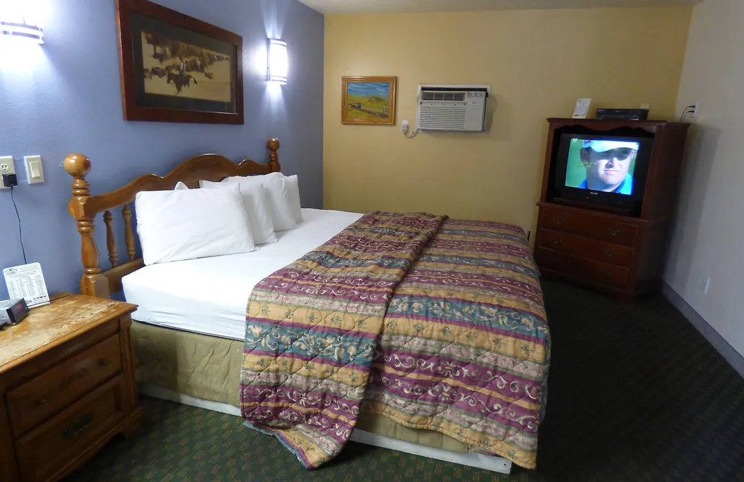 Coronada Inn & Suites-1