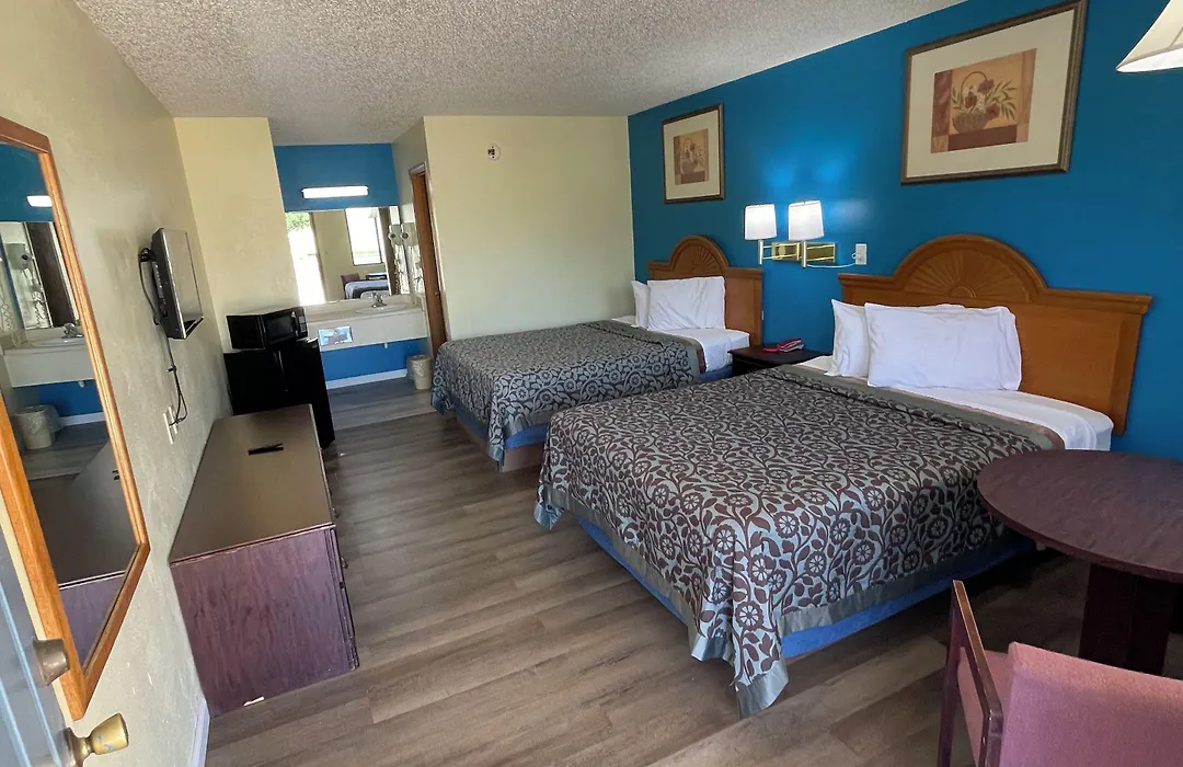 Executive Inn-1