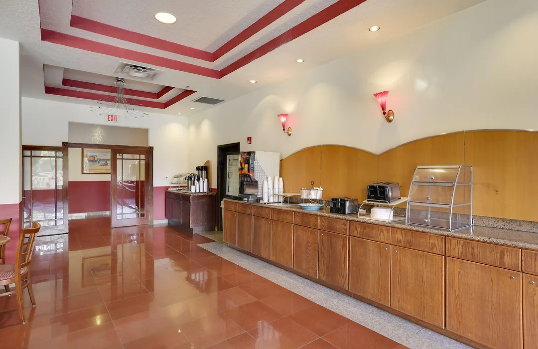 Country Inn & Suites By Radisson, Rj Stadium - Tampa Airport East-1
