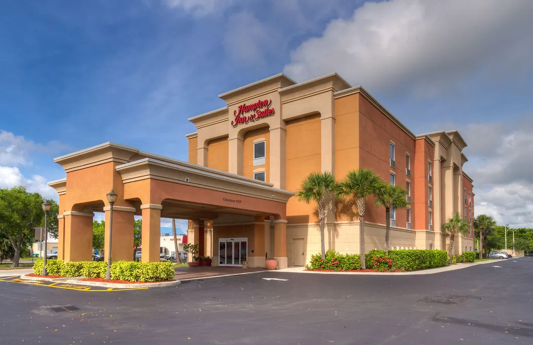 Hampton Inn & Suites Cape Coral / Fort Myers-1