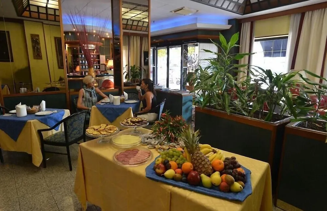 Hotel La Superba-1