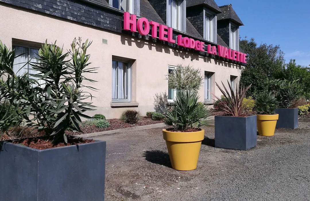 Logis Hôtel Lodge La Valette-1