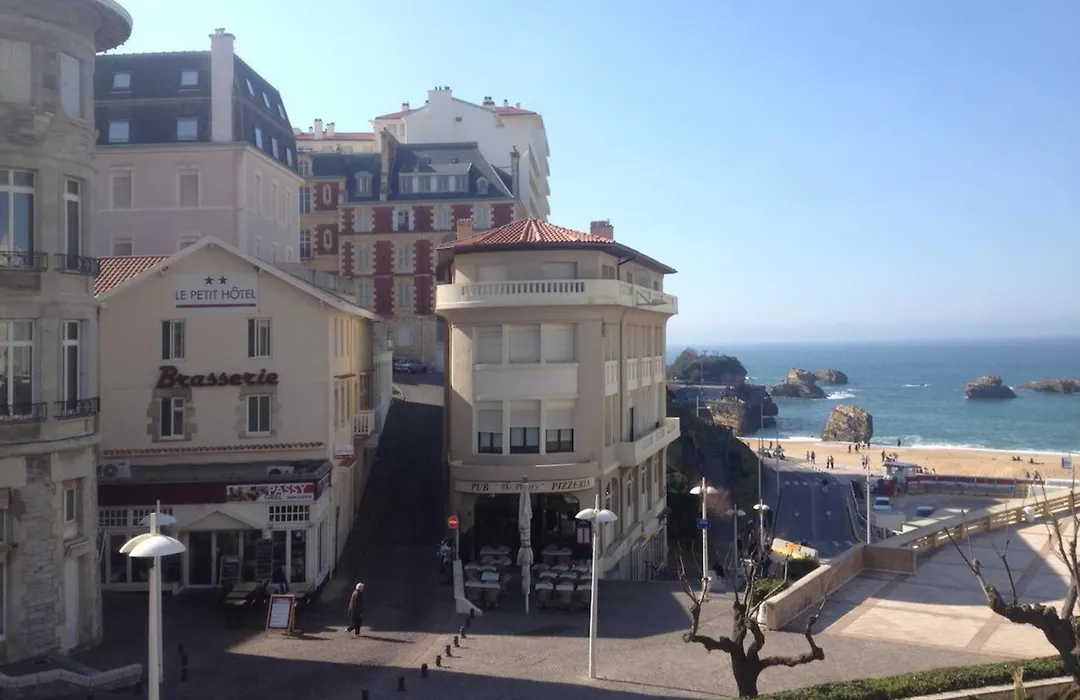 Le Petit Hotel-1