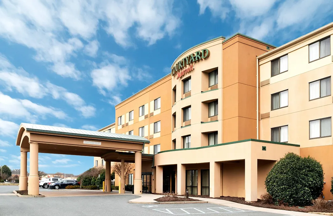 Courtyard By Marriott Salisbury-1