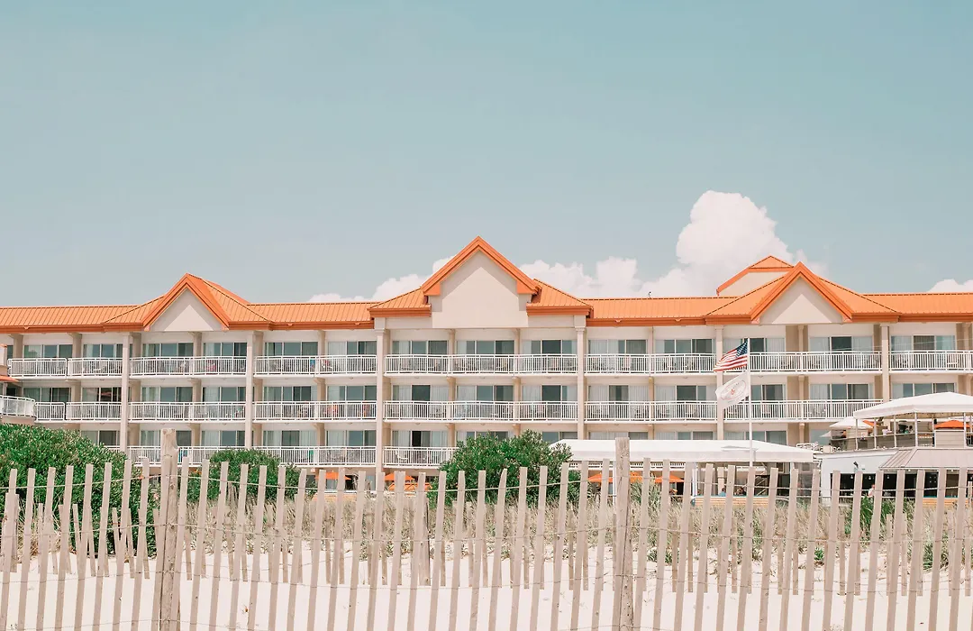 Montreal Beach Resort-1