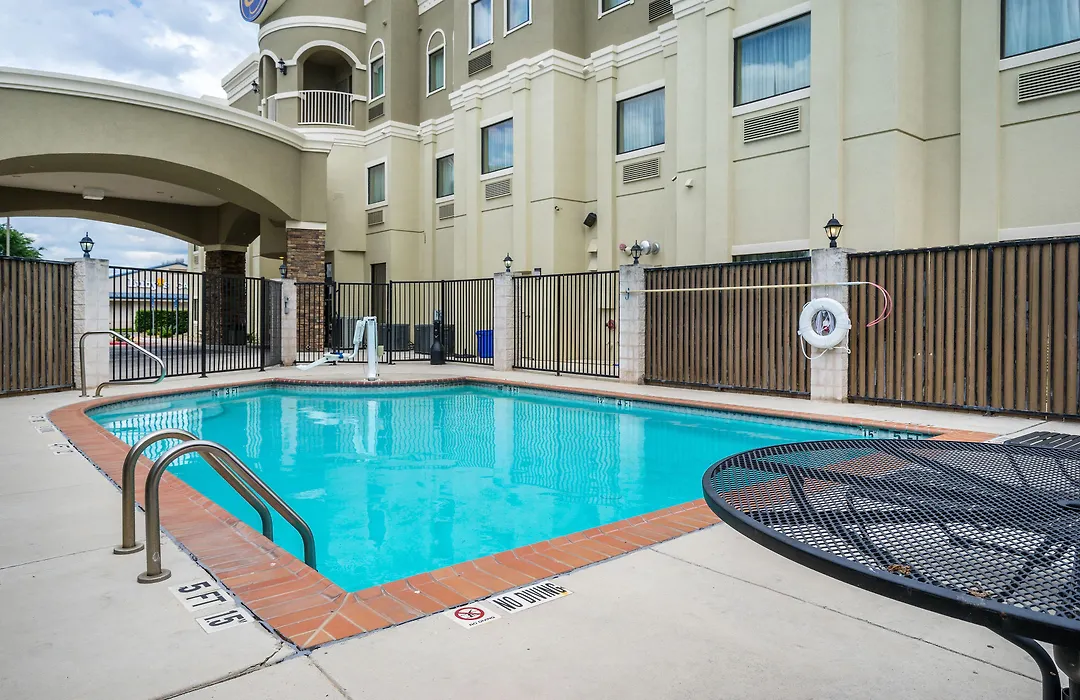 Comfort Suites Near Texas State University-1