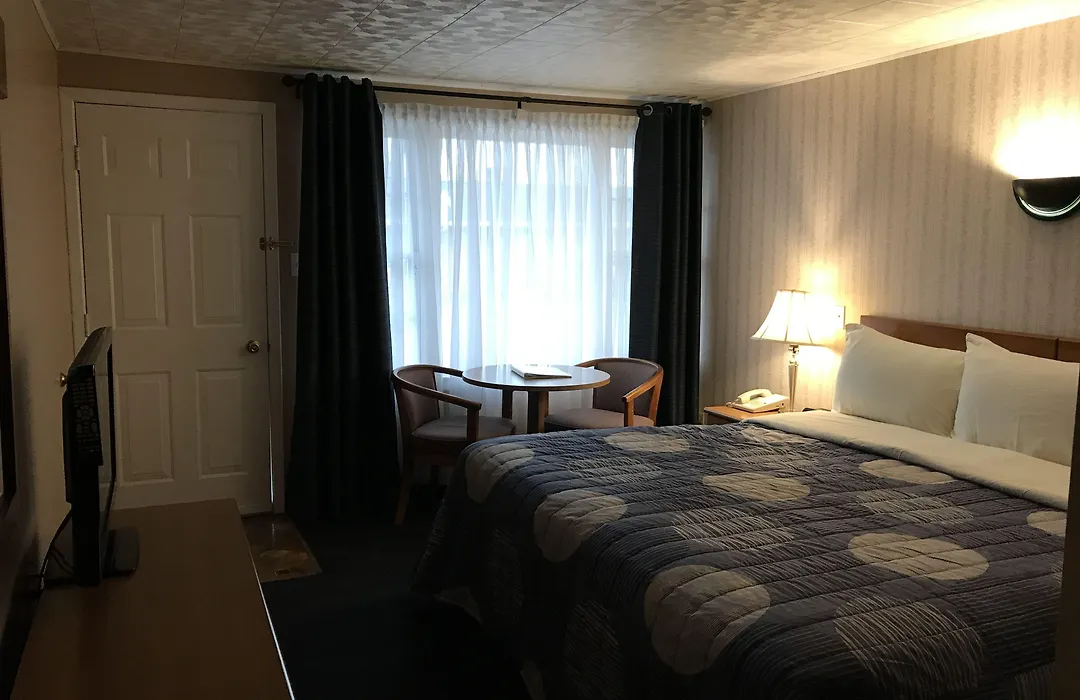 Moonlite Motel-1