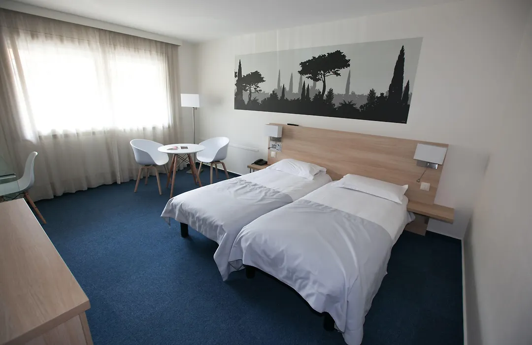 Hotel Chambord-1