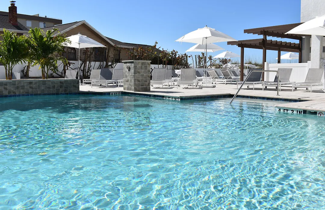 Barefoot Beach Club-1
