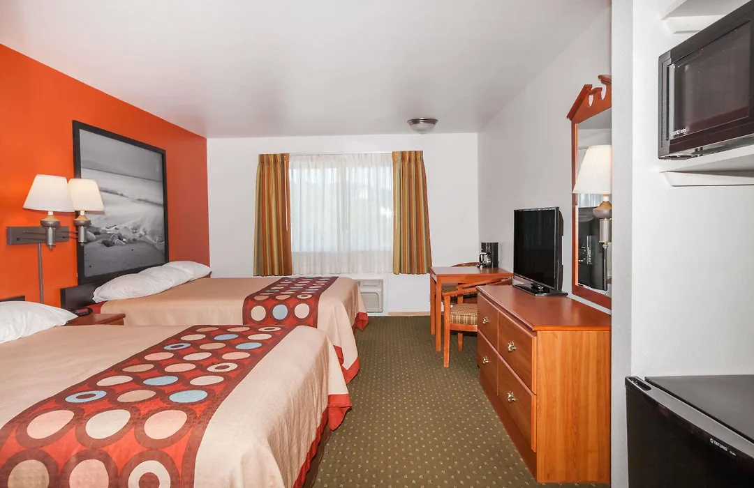 Super 8 By Wyndham Cloverdale Wine Country-1
