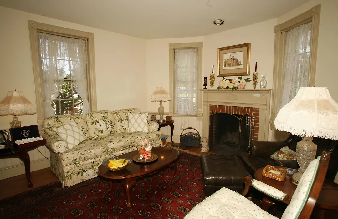 Parsonage Inn Bed And Breakfast-1
