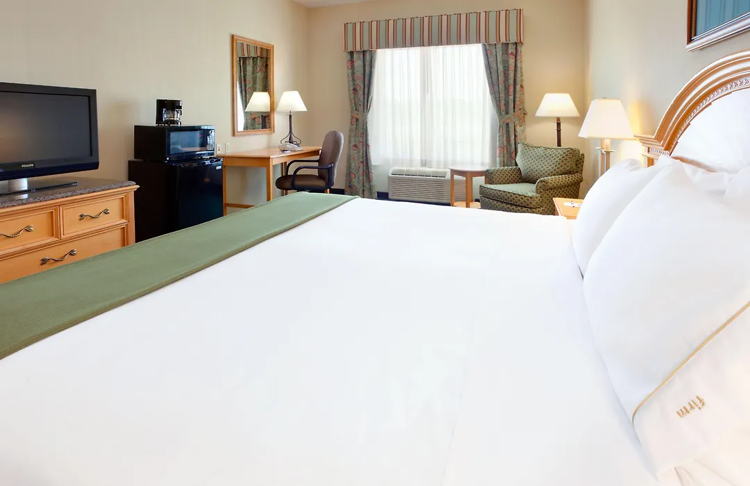 Holiday Inn Express Hotel & Suites Watertown - Thousand Islands By Ihg-1
