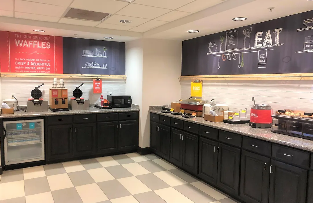 Hampton Inn & Suites Norfolk-Airport-1