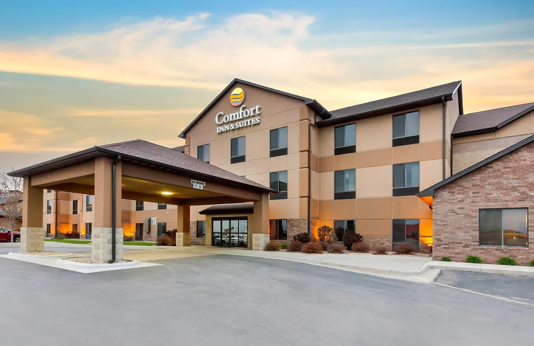 Comfort Inn & Suites Mitchell I-90-1