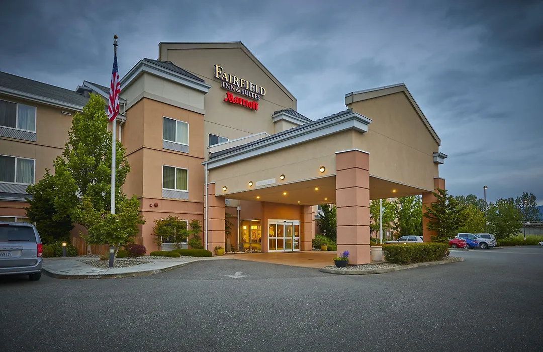 Fairfield Inn & Suites Burlington-1