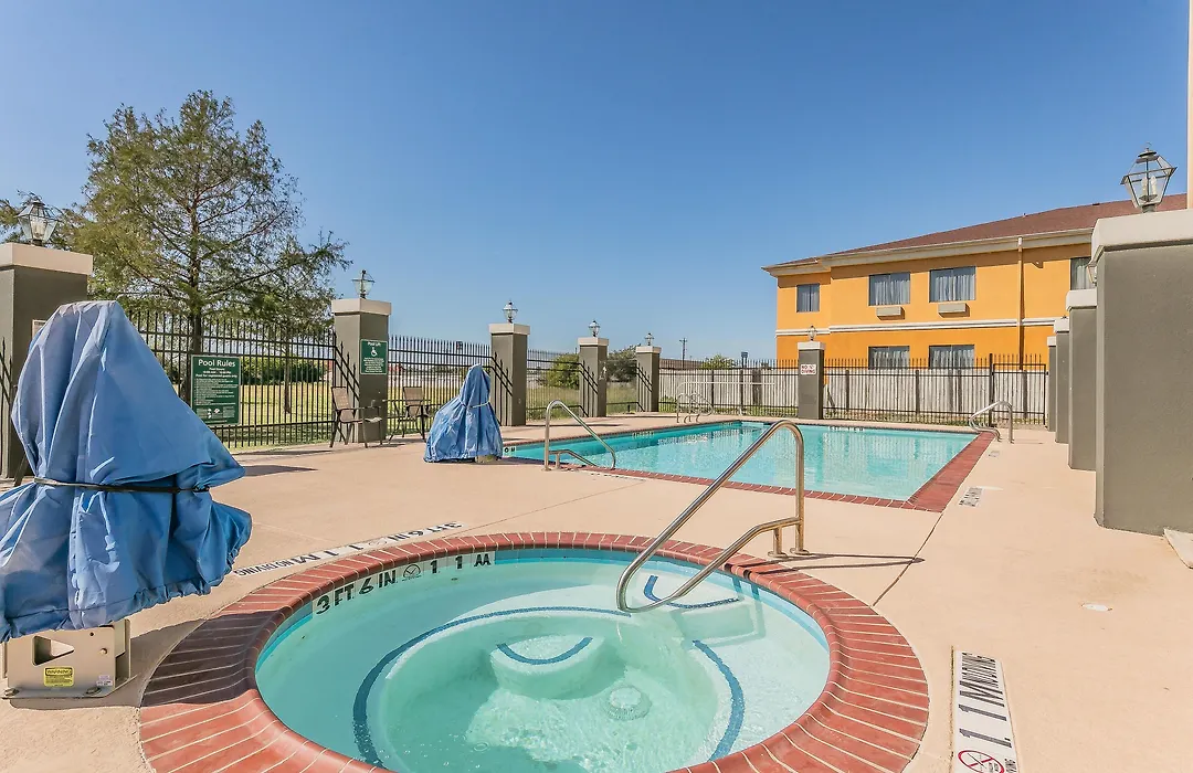 La Quinta By Wyndham Granbury-1