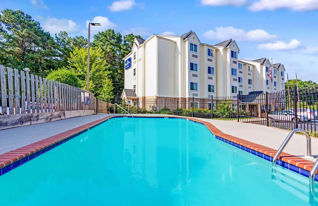 Microtel Inn & Suites By Wyndham Bremen-1