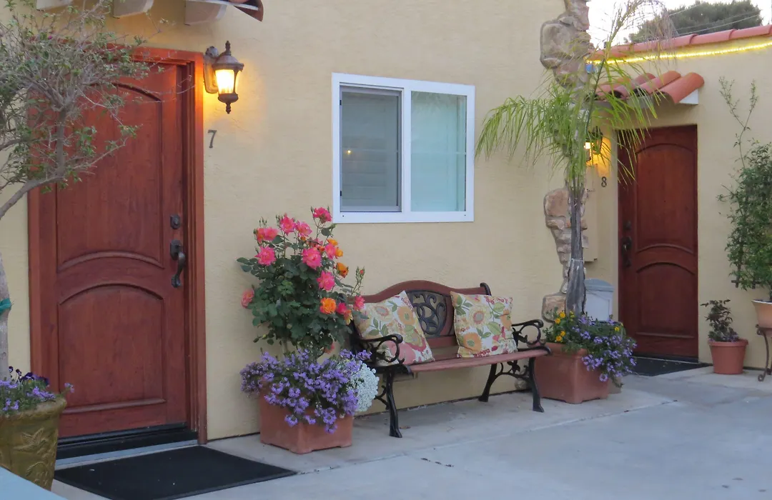 Leucadia Beach Inn-1