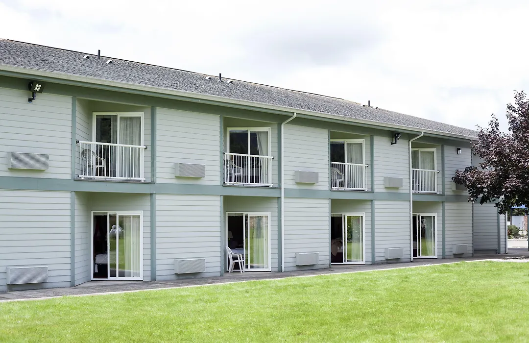 Dew Drop Inn-1