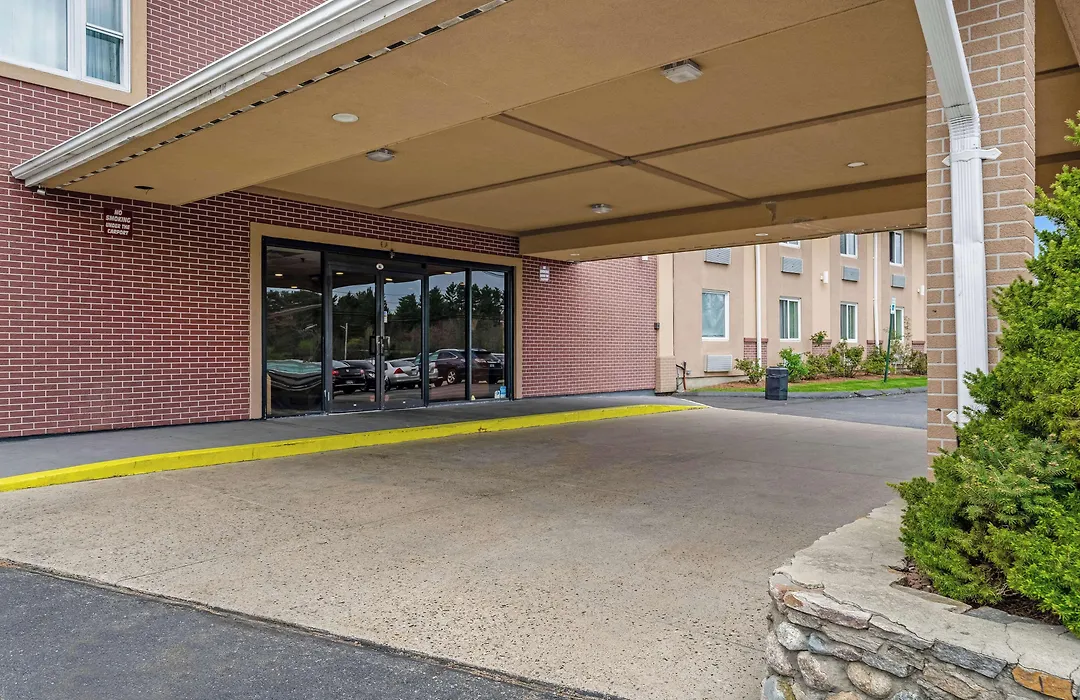 Americas Best Value Inn Foxboro-1