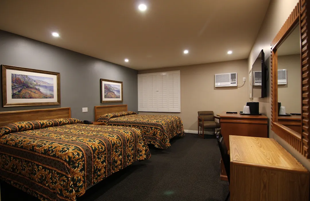 Dunes Inn - Wilshire (Adults Only)-1