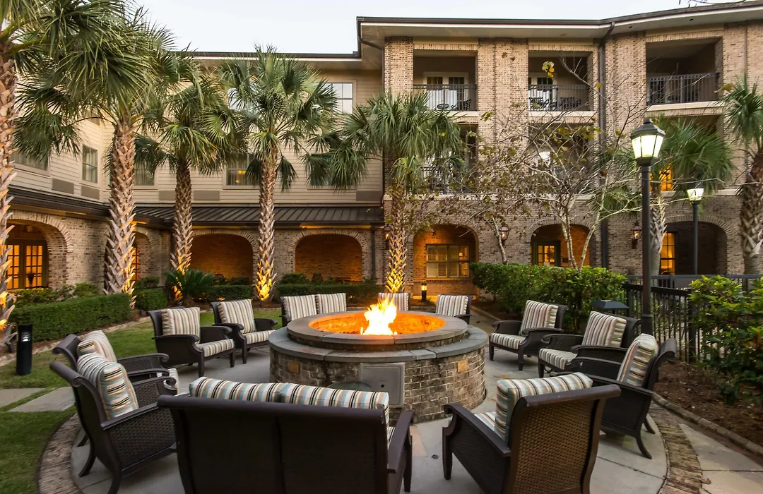 Courtyard Charleston Mount Pleasant-1