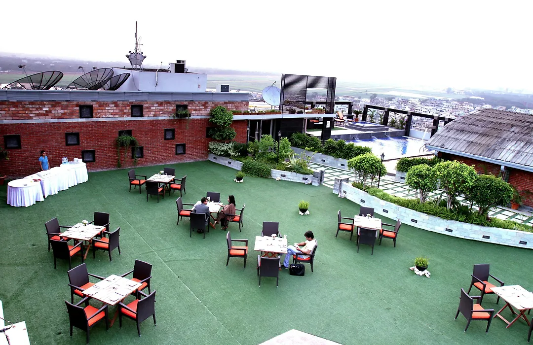 Dhaka Regency Hotel&Resort-1