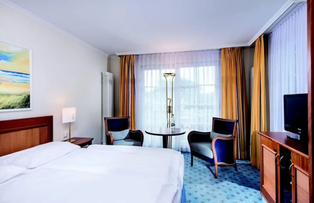 Hotel Kleine Strandburg-1