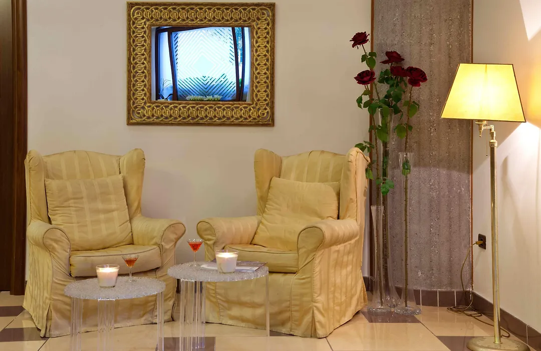 Ulisse Deluxe Hostel-1