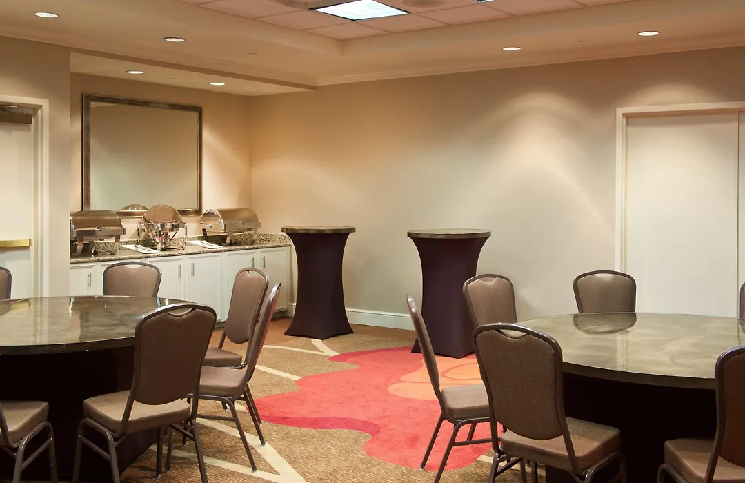 Hampton Inn & Suites Pittsburgh-Meadow Lands-1