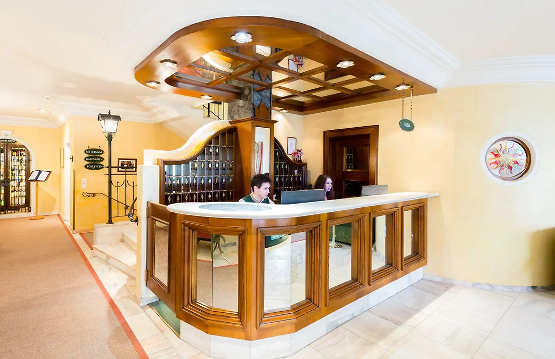 Hotel Schrofenstein-1