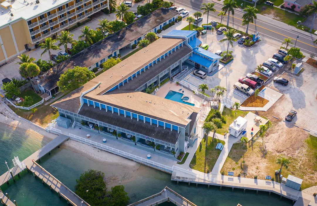 Dockside Inn & Resort-1