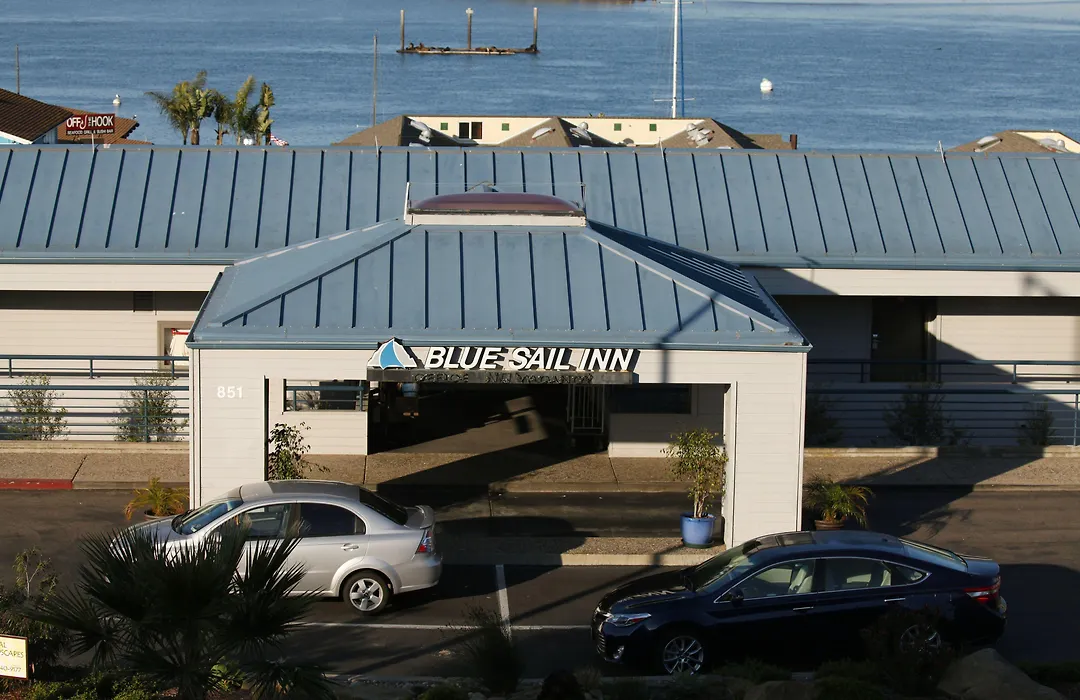 Blue Sail Inn-1