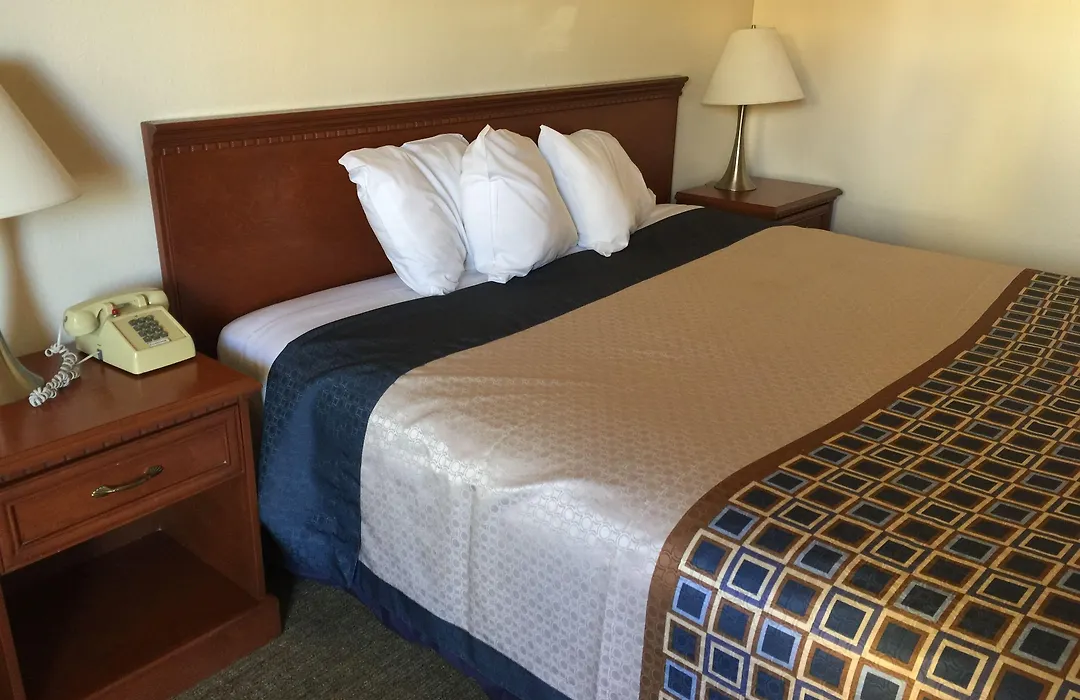 Vantage Point Inn - Woodland Hills-1