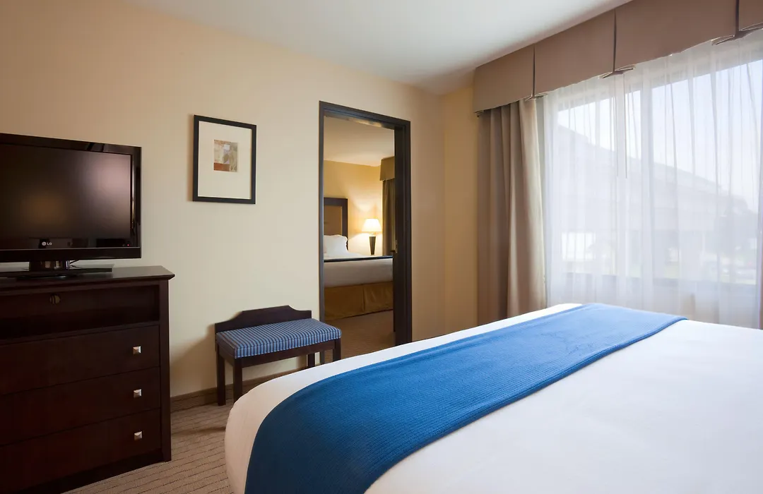 Holiday Inn Express & Suites Madison-Verona By Ihg-1