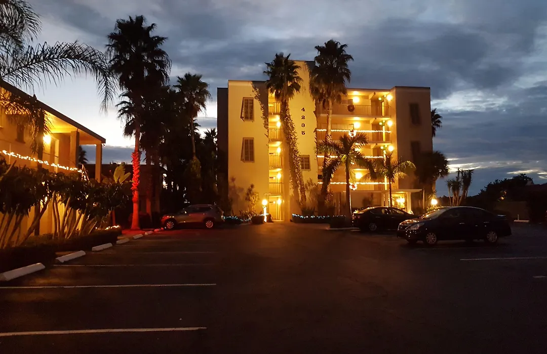 Turtle Crawl Inn - Longboat Key-1