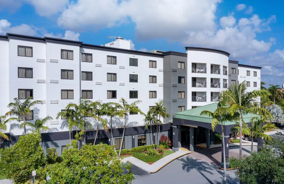 Courtyard By Marriott Miami At Dolphin Mall-1