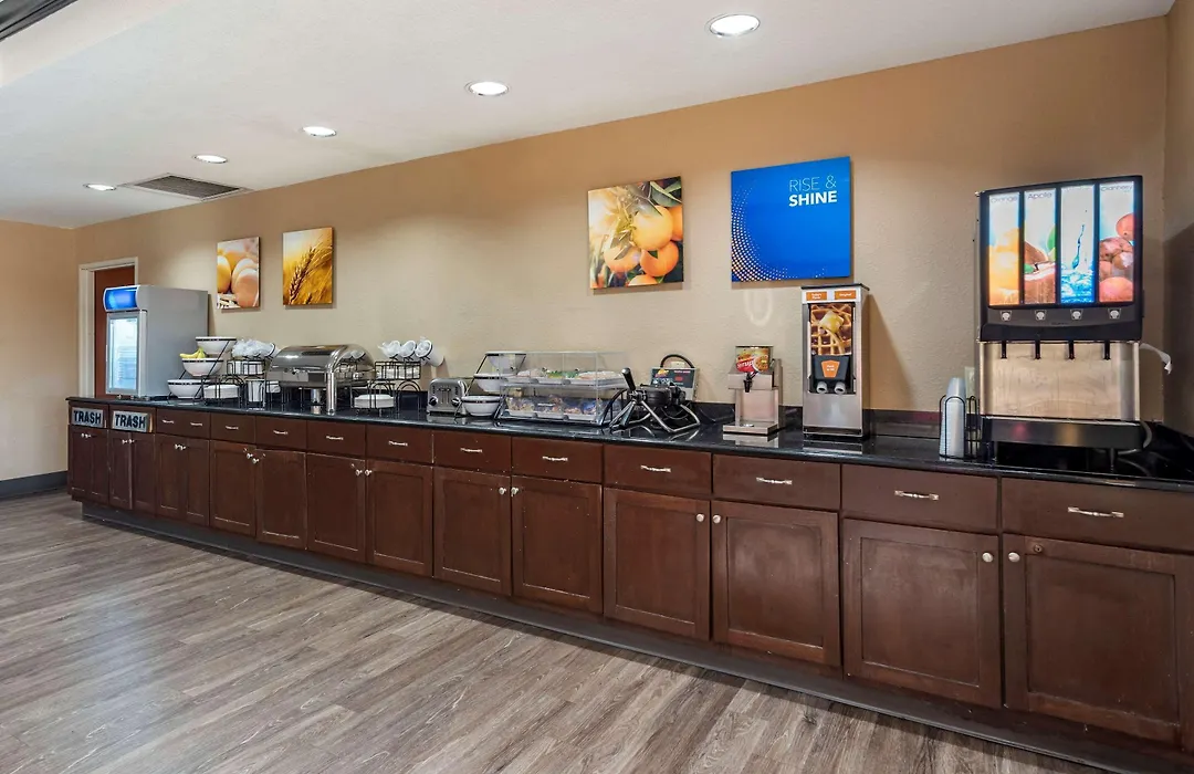 Comfort Inn & Suites Clinton - Jackson West-1